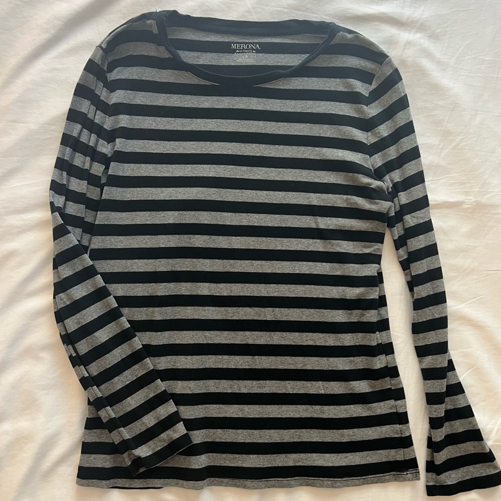 black and gray stripe long sleeve tee
